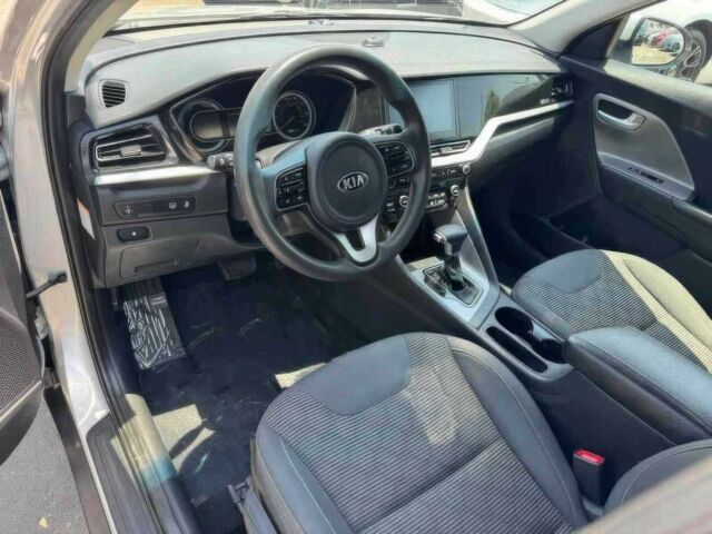 Серый Киа Niro, объемом двигателя 0 л и пробегом 34 тыс. км за 10500 $, фото 6 на Automoto.ua