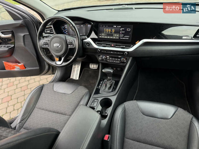 Киа Niro 2020 в Калуше на Automoto.ua Серый Киа Niro, объемом двигателя 1.58 л и пробегом 102 тыс. км за 19600 $, фото 35 на Automoto.ua