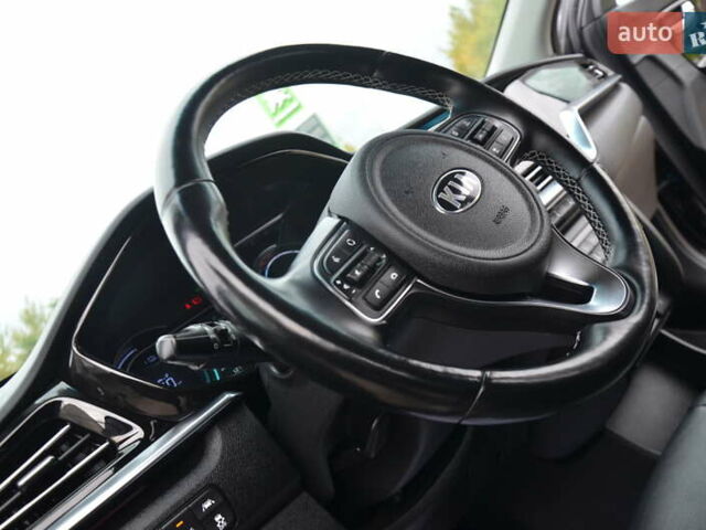 Серый Киа Niro, объемом двигателя 0 л и пробегом 77 тыс. км за 19950 $, фото 36 на Automoto.ua
