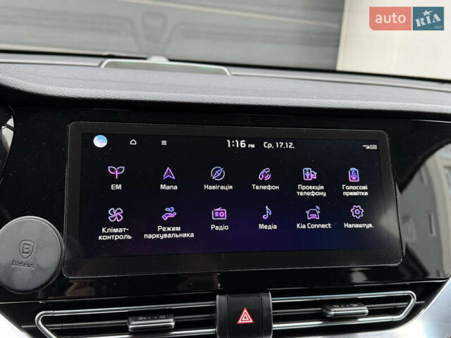 Серый Киа Niro, объемом двигателя 0 л и пробегом 156 тыс. км за 18500 $, фото 74 на Automoto.ua