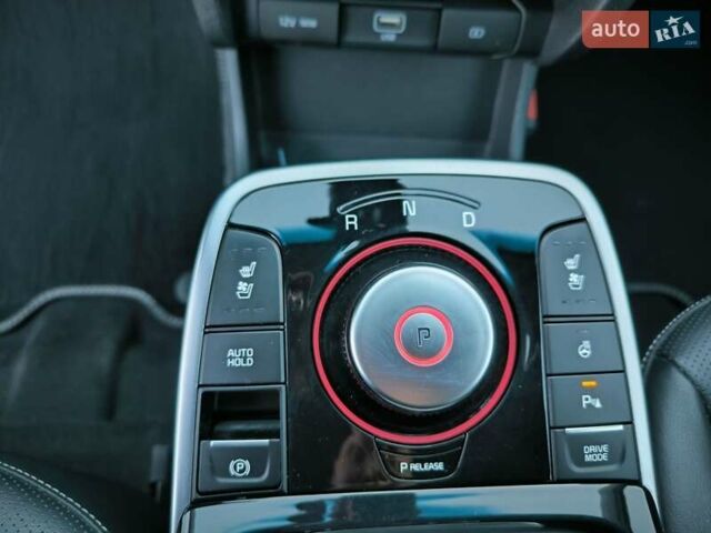 Сірий Кіа Niro, об'ємом двигуна 0 л та пробігом 96 тис. км за 16900 $, фото 17 на Automoto.ua