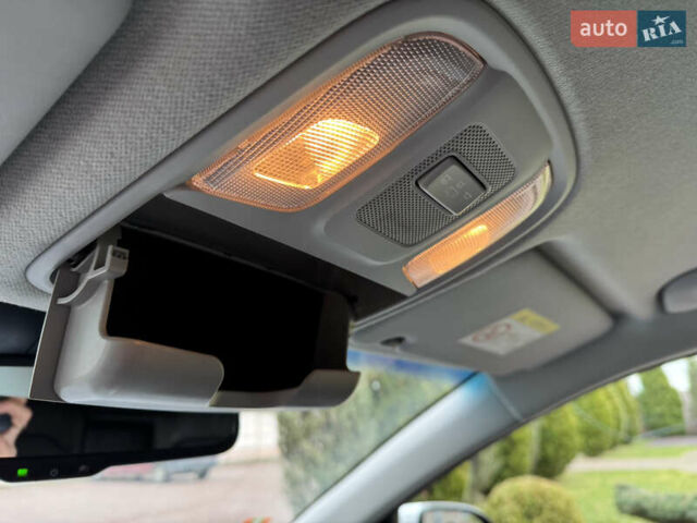 Серый Киа Niro, объемом двигателя 0 л и пробегом 118 тыс. км за 19350 $, фото 74 на Automoto.ua