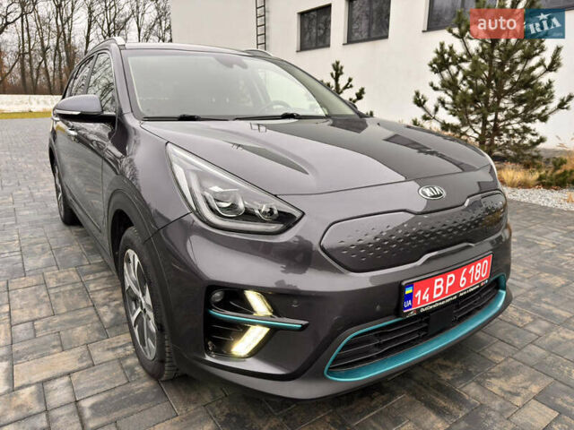 Серый Киа Niro, объемом двигателя 0 л и пробегом 77 тыс. км за 19500 $, фото 9 на Automoto.ua