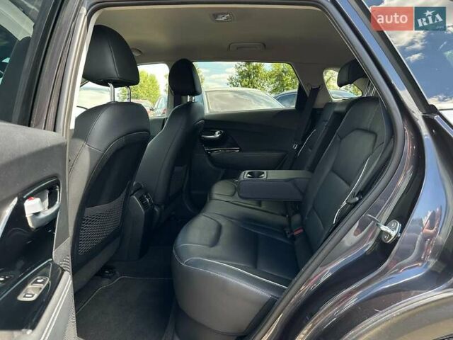 Сірий Кіа Niro, об'ємом двигуна 0 л та пробігом 97 тис. км за 22600 $, фото 50 на Automoto.ua