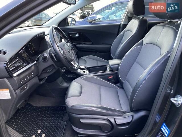 Киа Niro 2020 в Львове на Automoto.ua Серый Киа Niro, объемом двигателя 0 л и пробегом 101 тыс. км за 20300 $, фото 27 на Automoto.ua