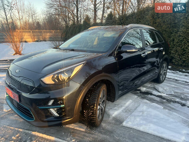Серый Киа Niro, объемом двигателя 0 л и пробегом 96 тыс. км за 19500 $, фото 2 на Automoto.ua