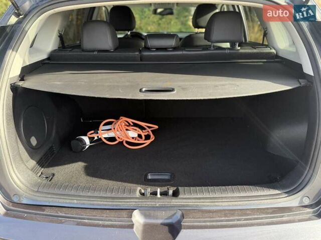 Серый Киа Niro, объемом двигателя 0 л и пробегом 124 тыс. км за 18950 $, фото 13 на Automoto.ua