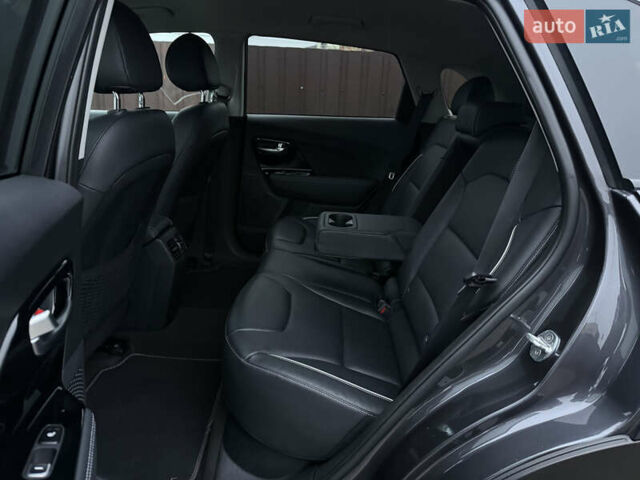Серый Киа Niro, объемом двигателя 0 л и пробегом 159 тыс. км за 19800 $, фото 20 на Automoto.ua