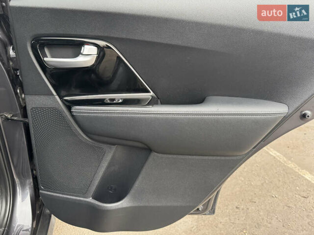 Серый Киа Niro, объемом двигателя 0 л и пробегом 158 тыс. км за 17750 $, фото 62 на Automoto.ua