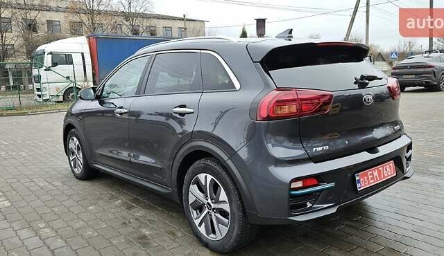 Серый Киа Niro, объемом двигателя 0 л и пробегом 108 тыс. км за 19700 $, фото 4 на Automoto.ua