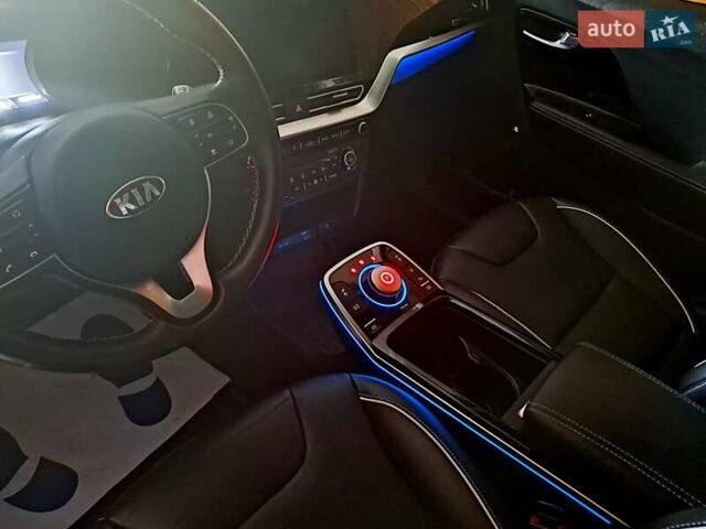 Сірий Кіа Niro, об'ємом двигуна 0 л та пробігом 126 тис. км за 20900 $, фото 16 на Automoto.ua