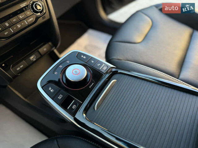 Серый Киа Niro, объемом двигателя 0 л и пробегом 145 тыс. км за 18800 $, фото 63 на Automoto.ua