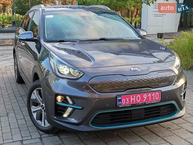 Киа Niro 2020 в Ровно на Automoto.ua Серый Киа Niro, объемом двигателя 0 л и пробегом 125 тыс. км за 19850 $, фото 38 на Automoto.ua