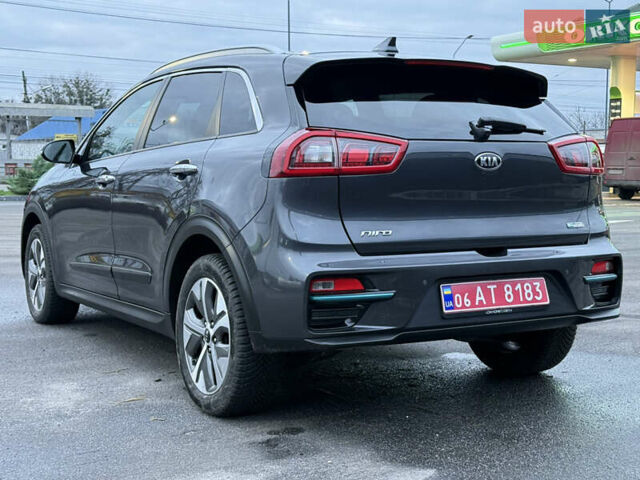 Серый Киа Niro, объемом двигателя 0 л и пробегом 165 тыс. км за 18000 $, фото 8 на Automoto.ua