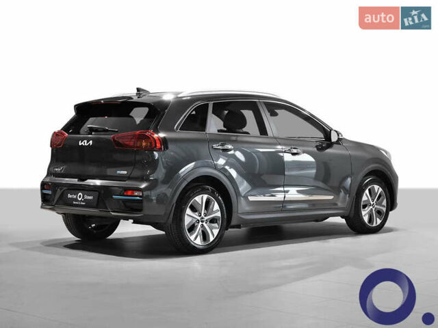 Серый Киа Niro, объемом двигателя 0 л и пробегом 146 тыс. км за 20747 $, фото 5 на Automoto.ua