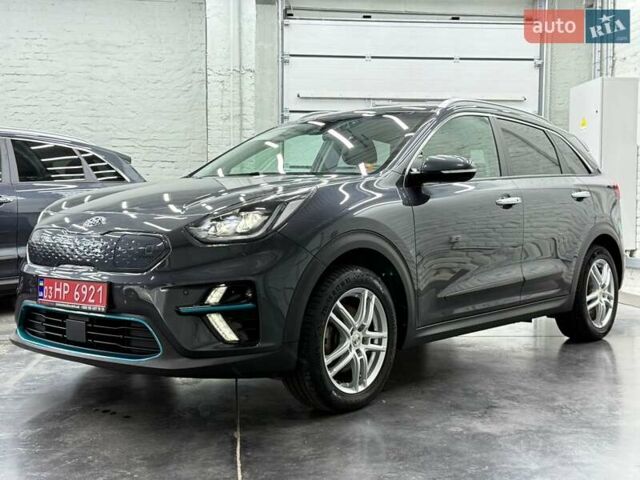 Серый Киа Niro, объемом двигателя 0 л и пробегом 153 тыс. км за 18558 $, фото 1 на Automoto.ua