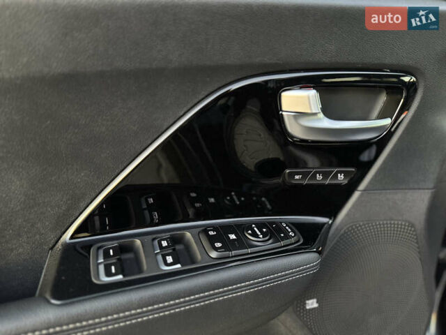 Серый Киа Niro, объемом двигателя 0 л и пробегом 142 тыс. км за 17700 $, фото 42 на Automoto.ua