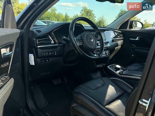 Сірий Кіа Niro, об'ємом двигуна 0 л та пробігом 76 тис. км за 21700 $, фото 19 на Automoto.ua