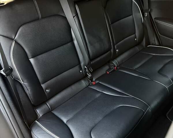 Сірий Кіа Niro, об'ємом двигуна 0 л та пробігом 118 тис. км за 20499 $, фото 75 на Automoto.ua
