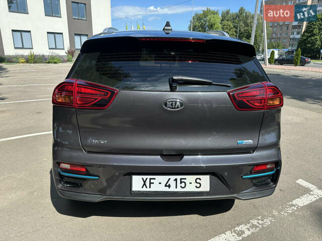 Сірий Кіа Niro, об'ємом двигуна 0 л та пробігом 143 тис. км за 17900 $, фото 6 на Automoto.ua