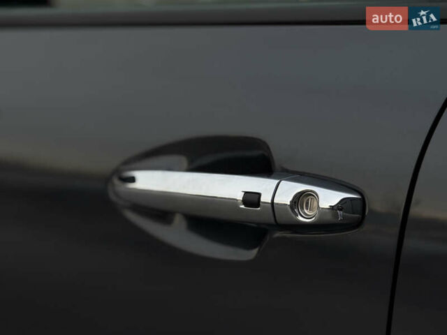 Серый Киа Niro, объемом двигателя 0 л и пробегом 164 тыс. км за 17550 $, фото 29 на Automoto.ua