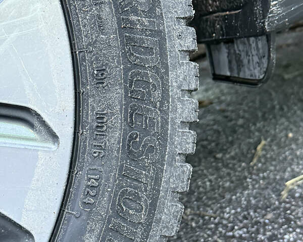 Серый Киа Niro, объемом двигателя 0 л и пробегом 165 тыс. км за 18000 $, фото 28 на Automoto.ua