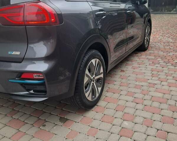 Серый Киа Niro, объемом двигателя 0 л и пробегом 89 тыс. км за 20500 $, фото 1 на Automoto.ua
