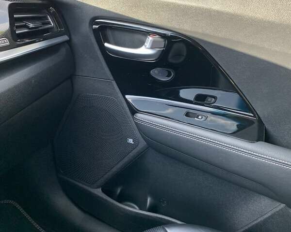 Сірий Кіа Niro, об'ємом двигуна 0 л та пробігом 128 тис. км за 18950 $, фото 26 на Automoto.ua