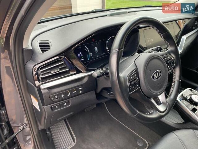Серый Киа Niro, объемом двигателя 0 л и пробегом 117 тыс. км за 20470 $, фото 17 на Automoto.ua
