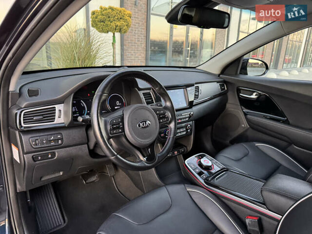 Серый Киа Niro, объемом двигателя 0 л и пробегом 142 тыс. км за 17700 $, фото 44 на Automoto.ua