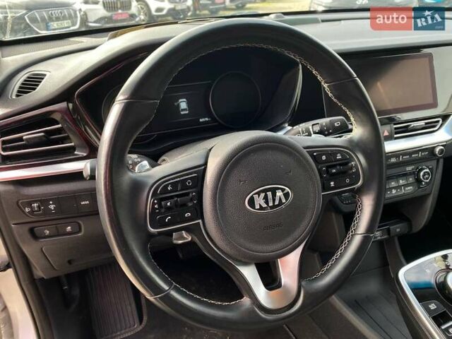 Серый Киа Niro, объемом двигателя 0 л и пробегом 82 тыс. км за 19600 $, фото 13 на Automoto.ua