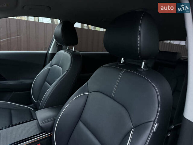 Серый Киа Niro, объемом двигателя 0 л и пробегом 159 тыс. км за 19800 $, фото 24 на Automoto.ua