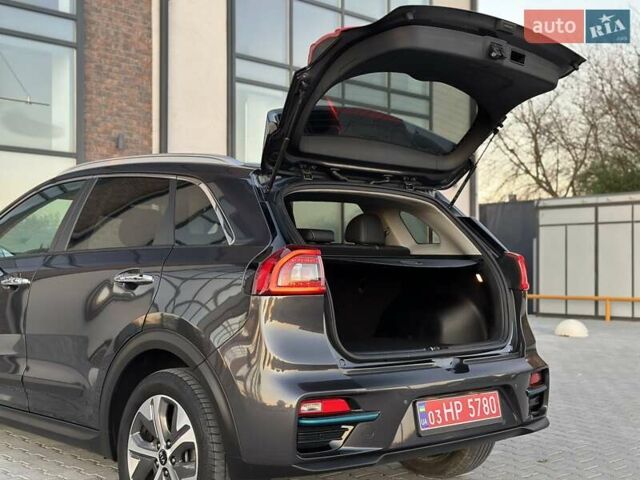 Серый Киа Niro, объемом двигателя 0 л и пробегом 74 тыс. км за 18200 $, фото 52 на Automoto.ua
