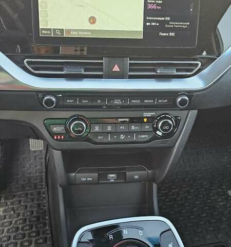 Серый Киа Niro, объемом двигателя 0 л и пробегом 40 тыс. км за 22400 $, фото 7 на Automoto.ua