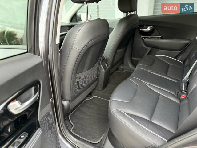 Кіа Niro 2020 у Вінниці на Automoto.ua Сірий Кіа Niro, об'ємом двигуна 0 л та пробігом 157 тис. км за 19500 $, фото 21 на Automoto.ua