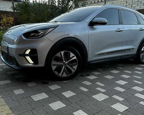 Киа Niro 2020 в Трускавце на Automoto.ua Серый Киа Niro, объемом двигателя 0 л и пробегом 74 тыс. км за 24500 $, фото 1 на Automoto.ua