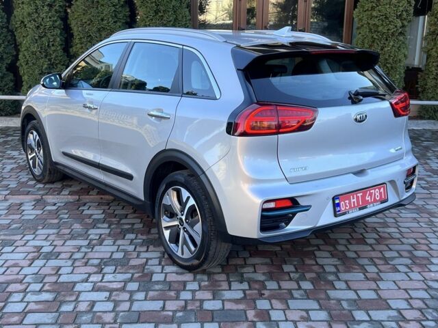 Сірий Кіа Niro, об'ємом двигуна 0 л та пробігом 89 тис. км за 437 $, фото 21 на Automoto.ua