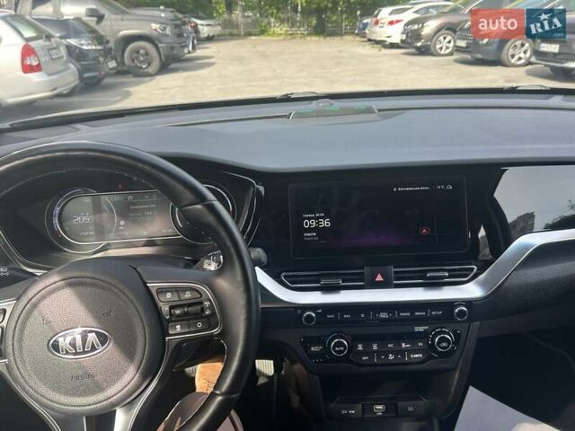 Кіа Niro 2020 у Житомирі на Automoto.ua Сірий Кіа Niro, об'ємом двигуна 0 л та пробігом 66 тис. км за 19500 $, фото 10 на Automoto.ua