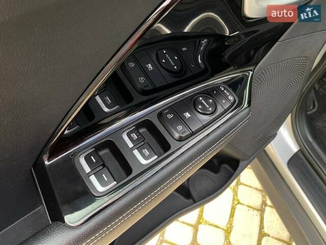 Серый Киа Niro, объемом двигателя 0 л и пробегом 82 тыс. км за 19600 $, фото 11 на Automoto.ua