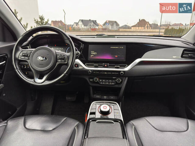 Серый Киа Niro, объемом двигателя 0 л и пробегом 77 тыс. км за 19500 $, фото 25 на Automoto.ua