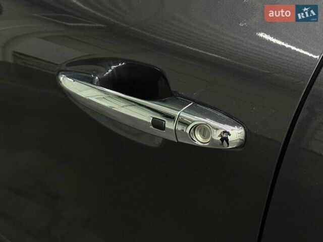 Серый Киа Niro, объемом двигателя 0 л и пробегом 153 тыс. км за 18558 $, фото 9 на Automoto.ua