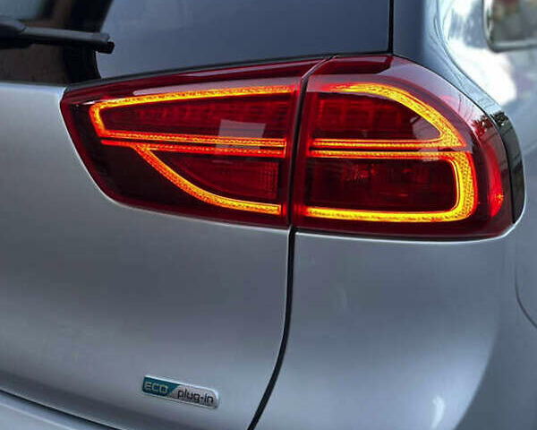 Серый Киа Niro, объемом двигателя 1.58 л и пробегом 67 тыс. км за 22600 $, фото 28 на Automoto.ua