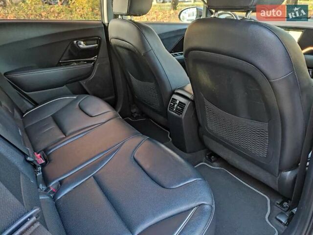 Киа Niro 2020 в Ровно на Automoto.ua Серый Киа Niro, объемом двигателя 0 л и пробегом 125 тыс. км за 19850 $, фото 79 на Automoto.ua