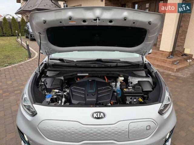 Сірий Кіа Niro, об'ємом двигуна 0 л та пробігом 71 тис. км за 21999 $, фото 85 на Automoto.ua