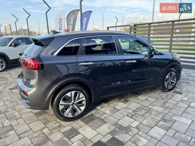 Серый Киа Niro, объемом двигателя 0 л и пробегом 142 тыс. км за 18900 $, фото 12 на Automoto.ua