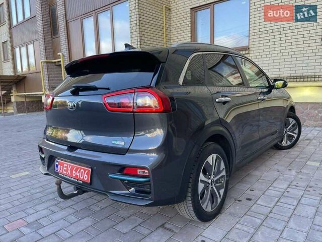 Серый Киа Niro, объемом двигателя 0 л и пробегом 125 тыс. км за 19250 $, фото 20 на Automoto.ua
