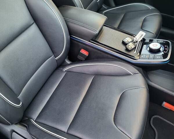 Сірий Кіа Niro, об'ємом двигуна 0 л та пробігом 117 тис. км за 19999 $, фото 16 на Automoto.ua