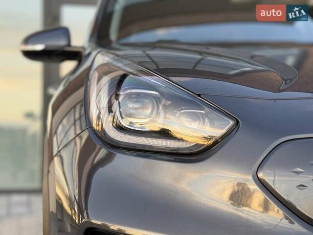 Сірий Кіа Niro, об'ємом двигуна 0 л та пробігом 135 тис. км за 17500 $, фото 26 на Automoto.ua