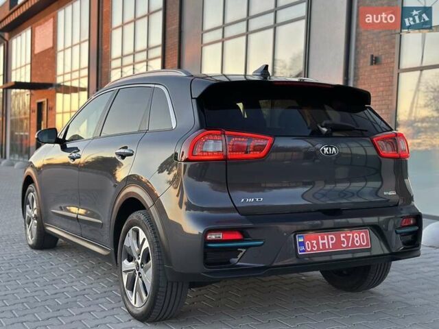Серый Киа Niro, объемом двигателя 0 л и пробегом 74 тыс. км за 18200 $, фото 12 на Automoto.ua