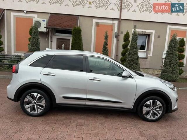 Сірий Кіа Niro, об'ємом двигуна 0 л та пробігом 118 тис. км за 19300 $, фото 49 на Automoto.ua